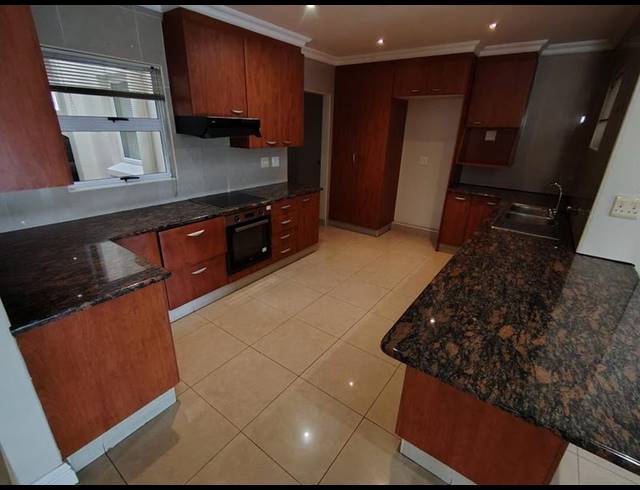 3 BEDROOM APARTMENT FOR SALE IN LA LUCIA